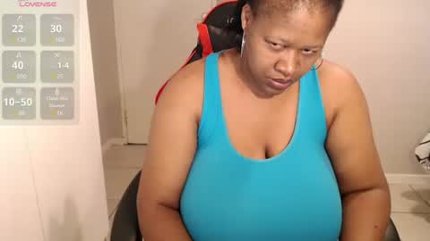 Snapshot of bustylisa85 chatting on 02.07.25 lisa online show from 02.07.25