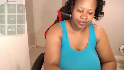 Snapshot of bustylisa85 chatting on 02.19.25 lisa online show from 02.19.25