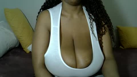 Snapshot of bustytessa37 chatting on 05.13.26 bustytessa37 online show from 05.13.26
