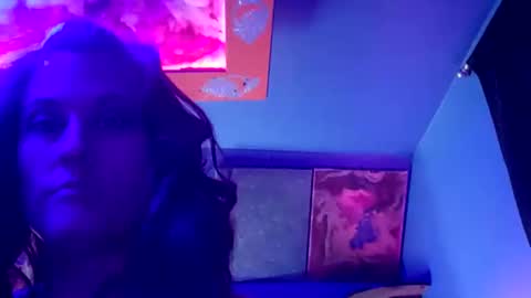 busybee83 online show from 01.26.25