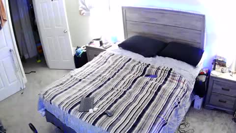 busybee83 online show from 09.30.25