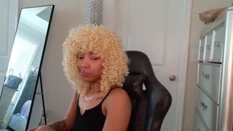 butterfly booty online show from 12.19.25