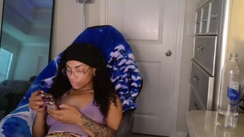 Snapshot of butterflybootyy chatting on 05.19.26 butterfly booty online show from 05.19.26