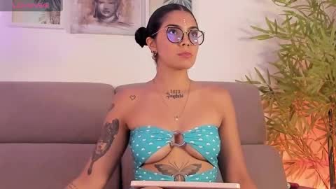 Snapshot of butterflyy1 chatting on 12.04.24 butterflyy1 online show from 12.04.24