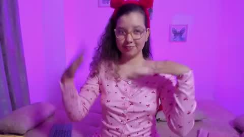 Snapshot of buunny_bella chatting on 08.02.26 BUNNY BELLA online show from 08.02.26