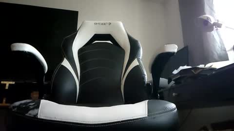 Snapshot of bwall1425 chatting on 11.29.25 bwall1425 online show from 11.29.25