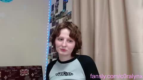 Snapshot of c0ralynx chatting on 02.07.25 C0ralynx online show from 02.07.25