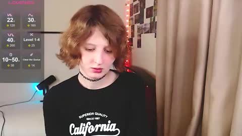 Snapshot of c0ralynx chatting on 10.31.25 C0ralynx online show from 10.31.25