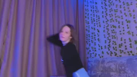 Snapshot of c0ralynx chatting on 12.04.25 C0ralynx online show from 12.04.25