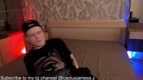 Snapshot of cactusjames_69 chatting on 10.05.25 James online show from 10.05.25