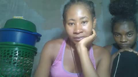 Snapshot of caella98 chatting on 04.02.26 caella98 online show from 04.02.26