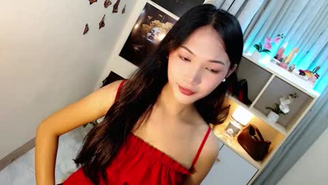 Snapshot of caitlin_x chatting on 09.10.25 caitlin online show from 09.10.25