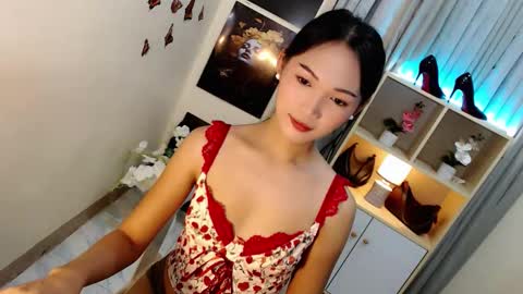 Snapshot of caitlin_x chatting on 09.27.25 caitlin online show from 09.27.25