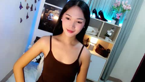 Snapshot of caitlin_x chatting on 10.13.25 caitlin online show from 10.13.25