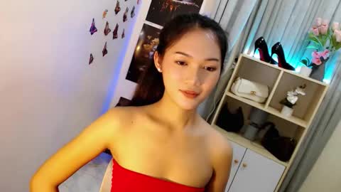 Snapshot of caitlin_x chatting on 10.29.25 caitlin online show from 10.29.25