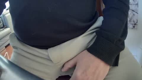 Snapshot of calc200 chatting on 12.19.24 calc200 online show from 12.19.24