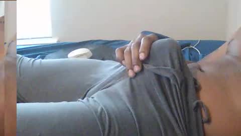 Snapshot of califreak619 chatting on 12.01.25 DaddyD1ck online show from 12.01.25