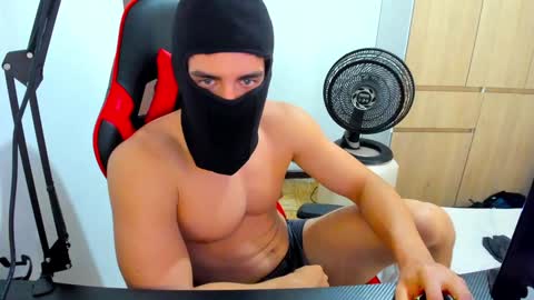 Snapshot of calihotcaliente27 chatting on 12.05.24 calihotcaliente27 online show from 12.05.24