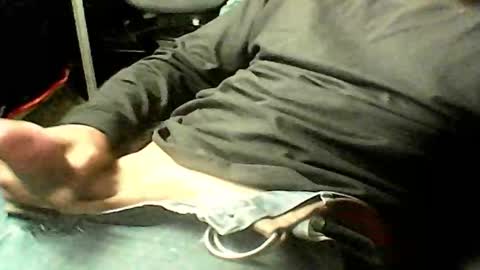 Snapshot of calisguitar chatting on 12.03.24 Calisguitar online show from 12.03.24