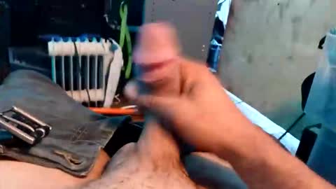 Snapshot of calisguitar chatting on 11.21.25 Calisguitar online show from 11.21.25