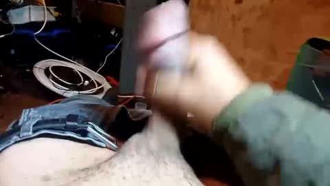 Snapshot of calisguitar chatting on 11.24.25 Calisguitar online show from 11.24.25