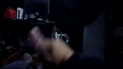 Snapshot of calisguitar chatting on 12.03.25 Calisguitar online show from 12.03.25