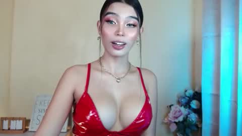 Snapshot of call_me__anna chatting on 09.24.25 Anna online show from 09.24.25