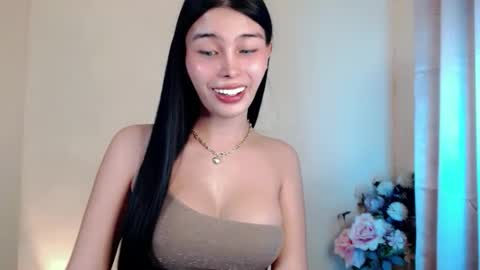 Snapshot of call_me__anna chatting on 11.12.25 Anna online show from 11.12.25