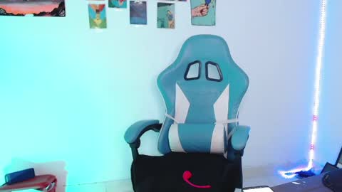callmebluee online show from 05.15.26
