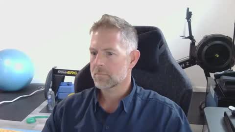 Snapshot of callmenny chatting on 12.16.25 Nny online show from 12.16.25