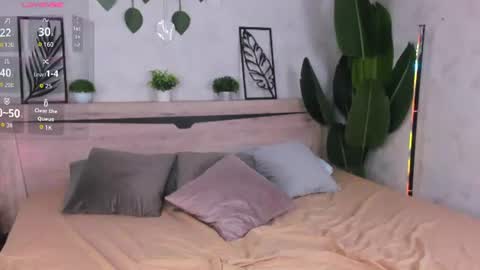 Renesmy online show from 07.25.26