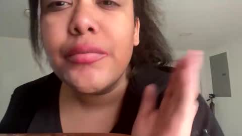 Snapshot of cals9x chatting on 01.04.25 camzxoxox online show from 01.04.25