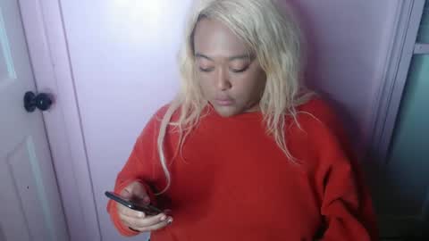 Snapshot of cals9x chatting on 09.14.25 camzxoxox online show from 09.14.25