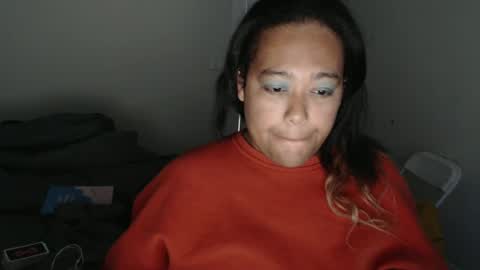 Snapshot of cals9x chatting on 10.02.25 camzxoxox online show from 10.02.25