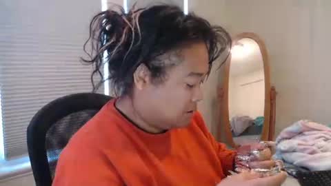 Snapshot of cals9x chatting on 11.01.25 camzxoxox online show from 11.01.25