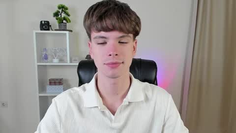 Hey I am Calvin  online show from 12.01.24