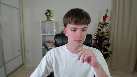 Hey I am Calvin  online show from 12.18.24