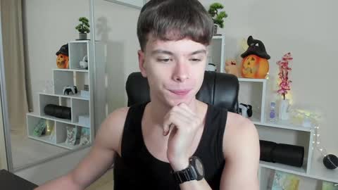 Hey I am Calvin  online show from 01.11.25