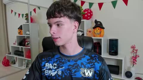 Hey I am Calvin  online show from 03.09.25