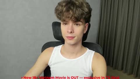 Snapshot of calvin_loves_you chatting on 02.14.26 Hey I am Calvin online show from 02.14.26