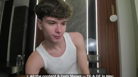 Snapshot of calvin_loves_you chatting on 04.01.26 Hey I am Calvin online show from 04.01.26