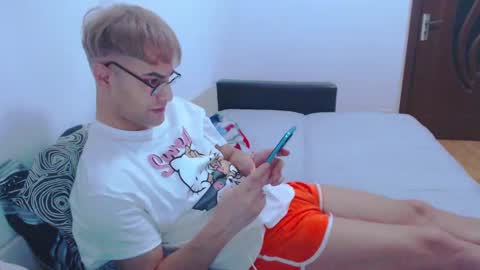 Snapshot of calvinjohnlad chatting on 01.09.25 Calvinjohnlad online show from 01.09.25