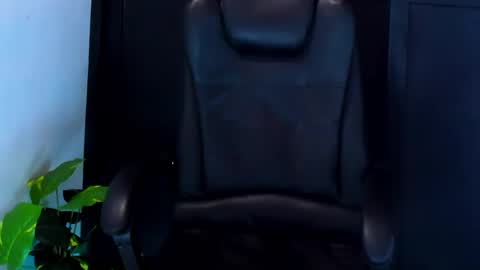 camara110 online show from 01.14.25