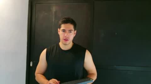 camara110 online show from 01.17.25