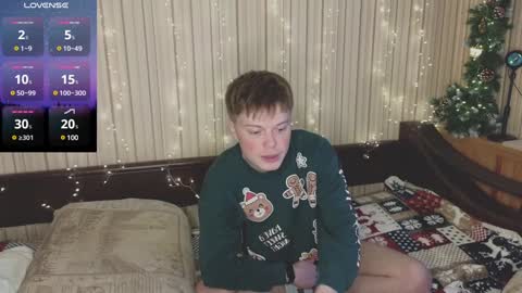 Snapshot of cameron_crowly chatting on 12.11.24 Cameron online show from 12.11.24