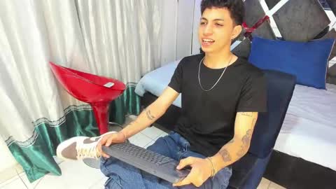 Snapshot of cameron_lux4 chatting on 01.06.26 CAMERON online show from 01.06.26