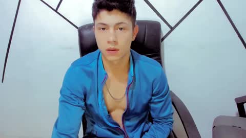 Snapshot of cameron_re chatting on 02.03.25 cameron_re online show from 02.03.25