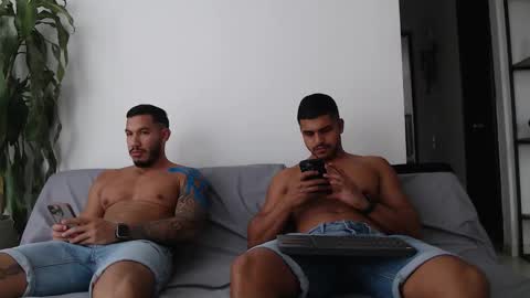 Snapshot of cameronboyx chatting on 09.11.25 Jose online show from 09.11.25