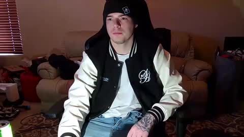 Snapshot of camerondt chatting on 02.25.25 camerondt online show from 02.25.25