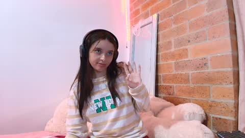 Snapshot of cami_casti777 chatting on 01.23.25 trini-1000 online show from 01.23.25